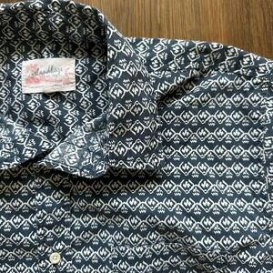 Islandhaze Mens Large Button Up Shirt Blue Pocket Short Sleeve Beach Resort
